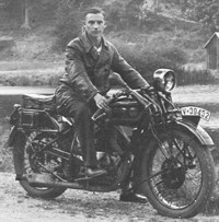 Erwin mit Motorrad